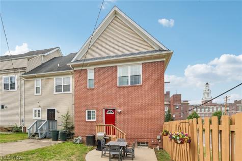 2708 Martin Luther King Jr Drive Cleveland OH 44104