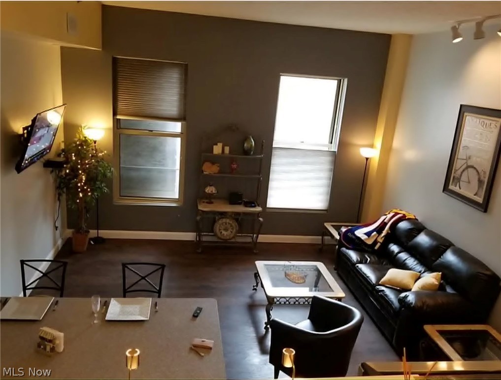 408 W Saint Clair Avenue Cleveland OH 44113