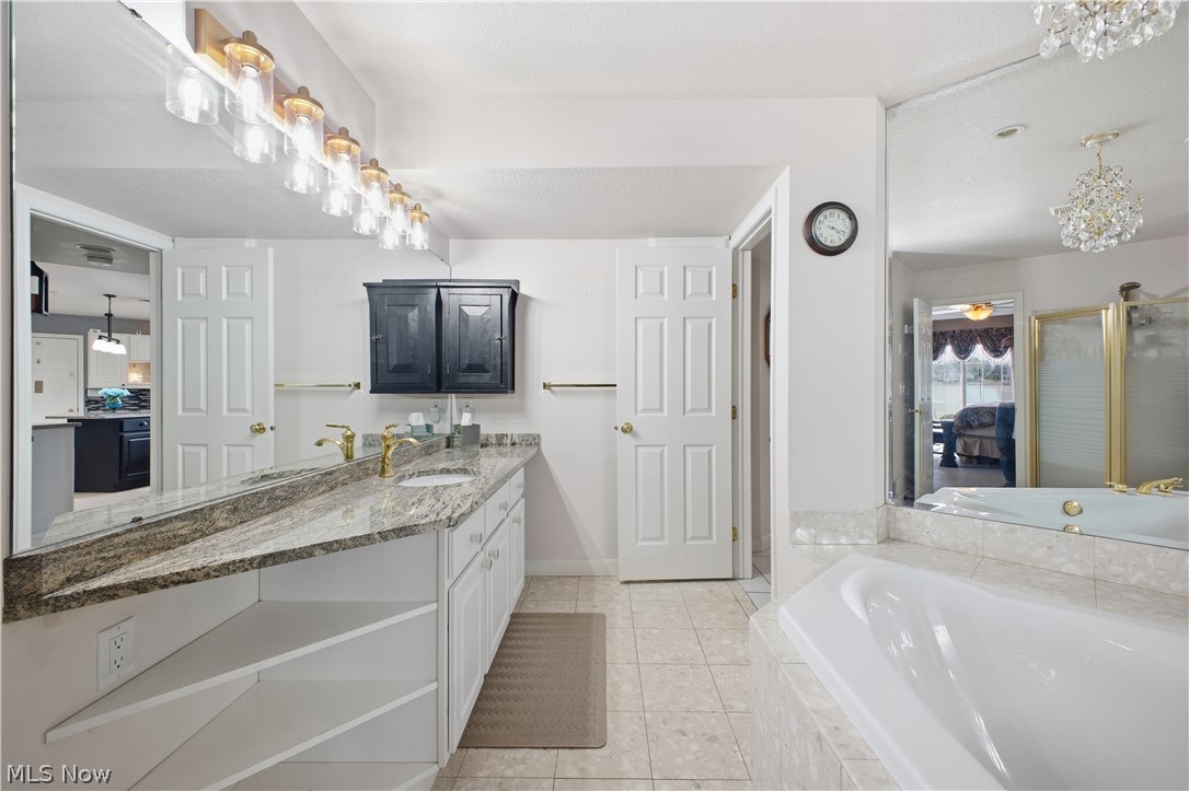 424 N Bayshore Drive Columbiana OH 44408