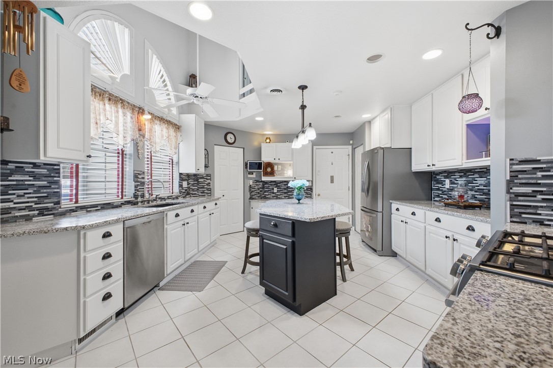 424 N Bayshore Drive Columbiana OH 44408