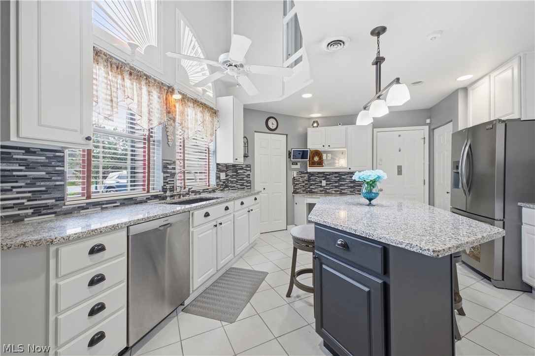 424 N Bayshore Drive Columbiana OH 44408