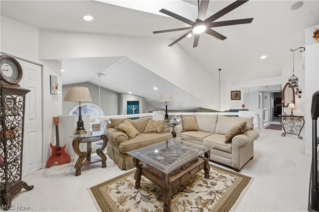424 N Bayshore Drive Columbiana OH 44408