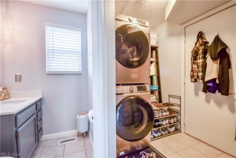 895 Brittney Court Willowick OH 44095