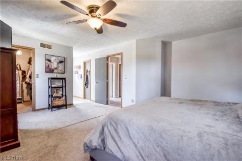 895 Brittney Court Willowick OH 44095