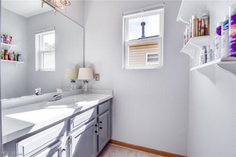 895 Brittney Court Willowick OH 44095
