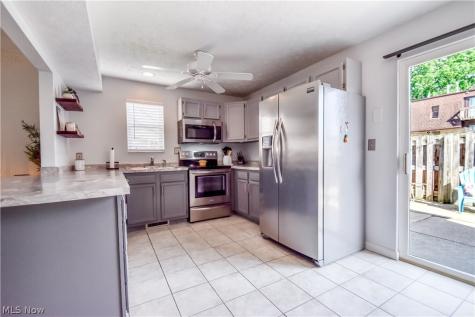 895 Brittney Court Willowick OH 44095