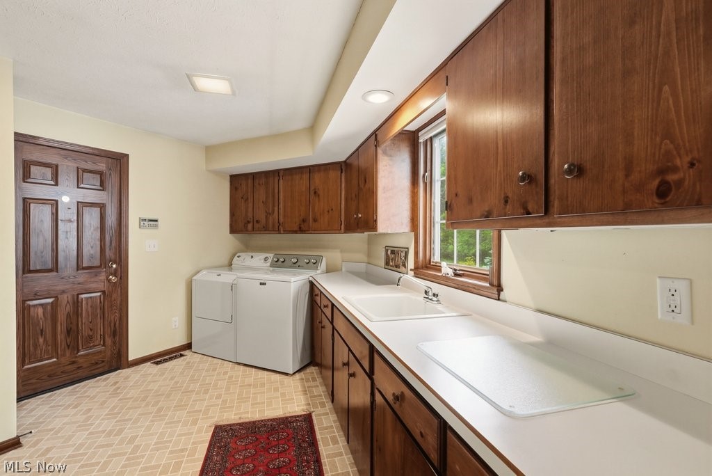 104 Manor Brook Drive Chagrin Falls OH 44022