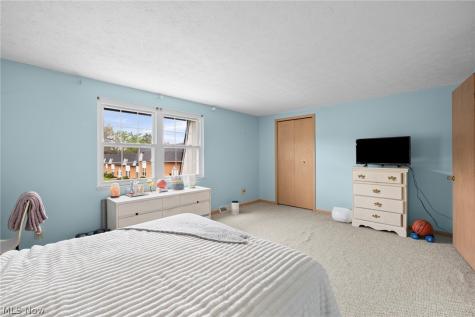 6962 S Parkway Drive Middleburg Heights OH 44130