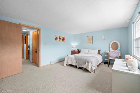 6962 S Parkway Drive Middleburg Heights OH 44130