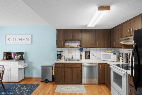 6962 S Parkway Drive Middleburg Heights OH 44130