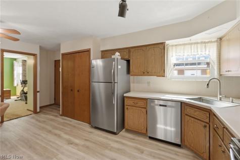 2705 Pease Drive Rocky River OH 44116