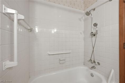 2705 Pease Drive Rocky River OH 44116