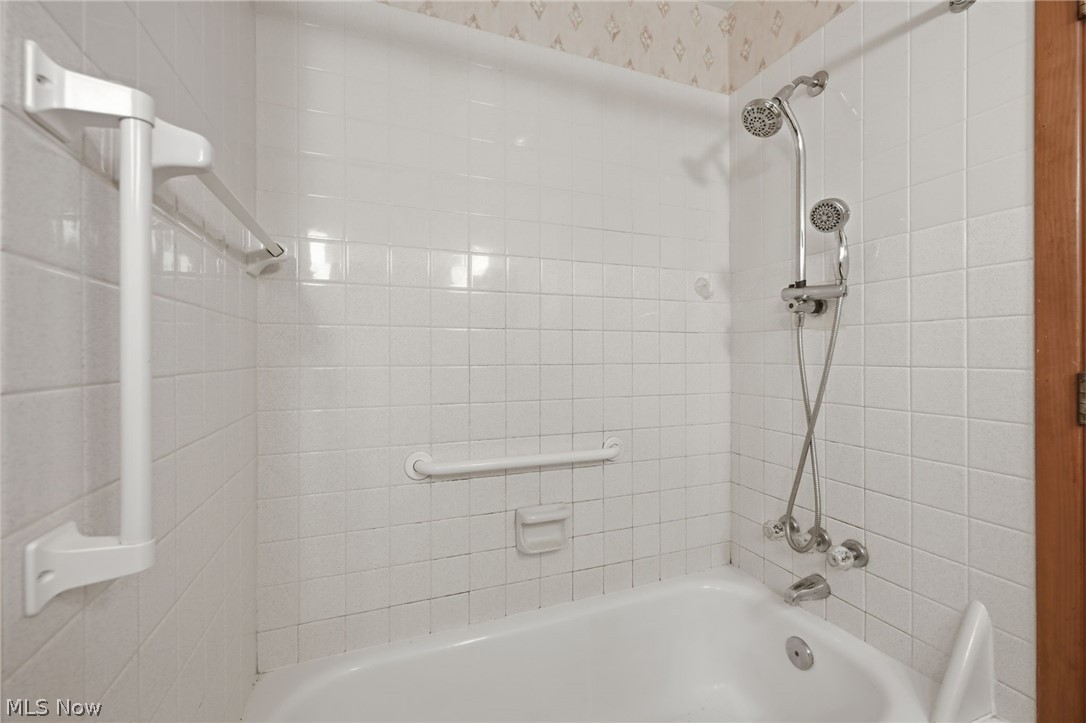 2705 Pease Drive Rocky River OH 44116