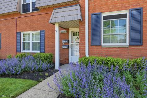2705 Pease Drive Rocky River OH 44116