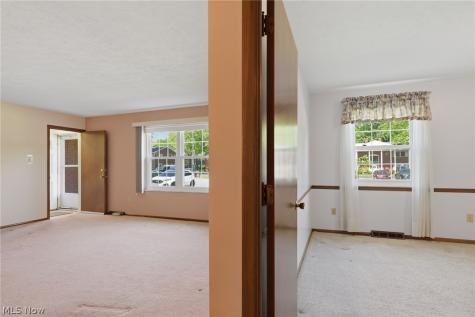 2705 Pease Drive Rocky River OH 44116