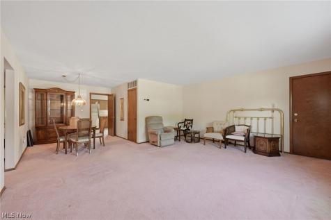 2705 Pease Drive Rocky River OH 44116