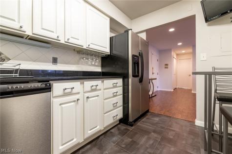 2202 Acacia Park Drive Lyndhurst OH 44124