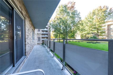 2202 Acacia Park Drive Lyndhurst OH 44124