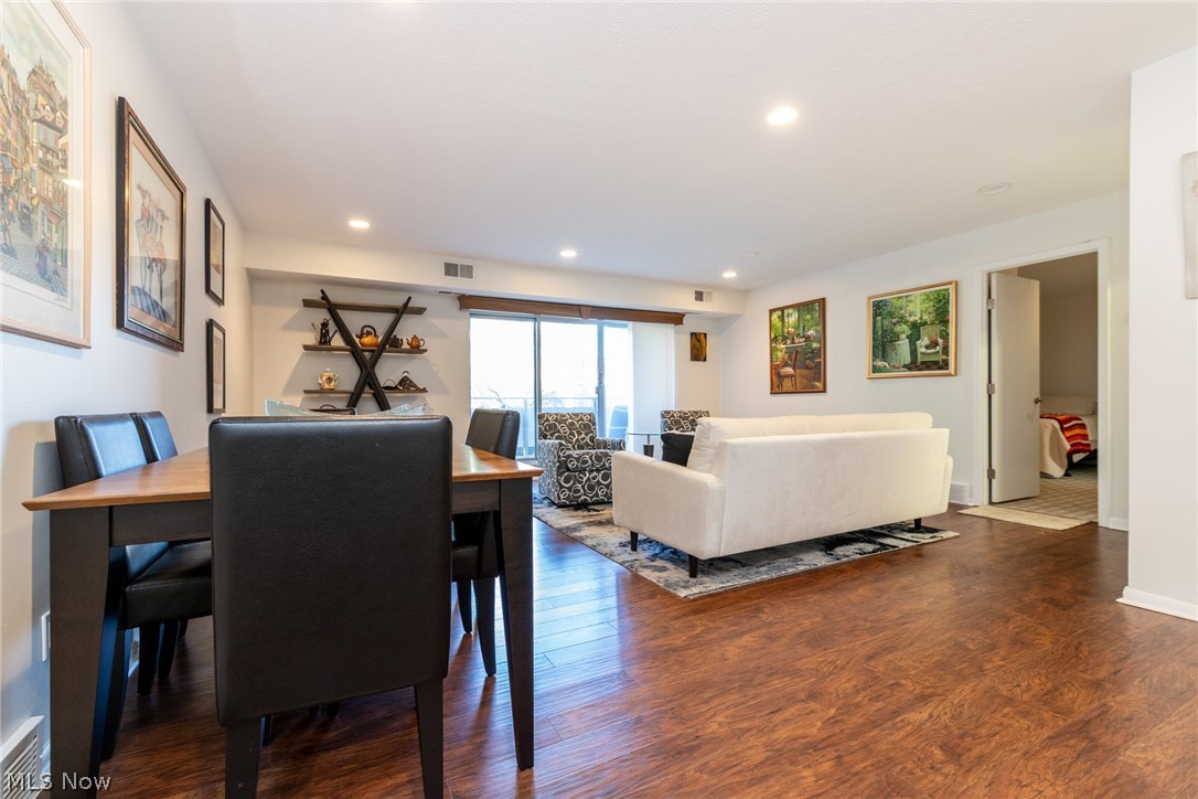 2202 Acacia Park Drive Lyndhurst OH 44124