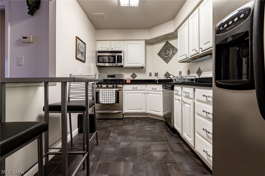 2202 Acacia Park Drive Lyndhurst OH 44124