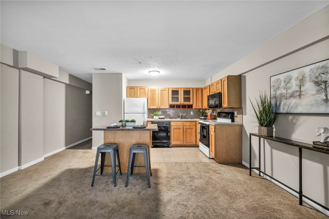 2222 Detroit Road Cleveland OH 44113