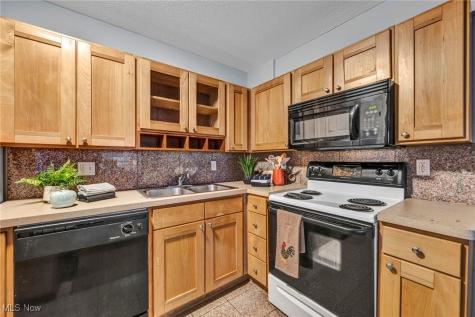 2222 Detroit Road Cleveland OH 44113