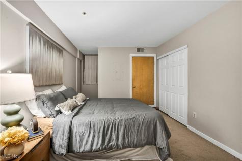 2222 Detroit Road Cleveland OH 44113