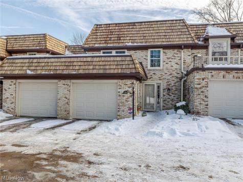 1139 Harwich Court Rocky River OH 44116