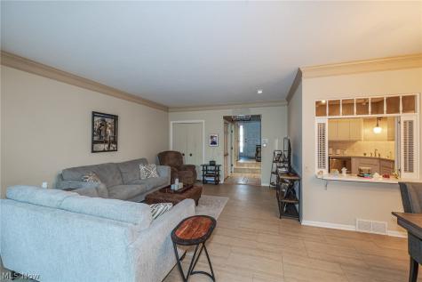 1139 Harwich Court Rocky River OH 44116