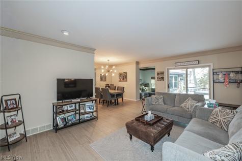 1139 Harwich Court Rocky River OH 44116
