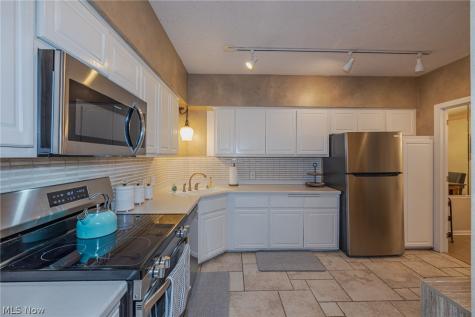 1139 Harwich Court Rocky River OH 44116