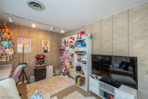 1139 Harwich Court Rocky River OH 44116