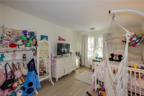1139 Harwich Court Rocky River OH 44116