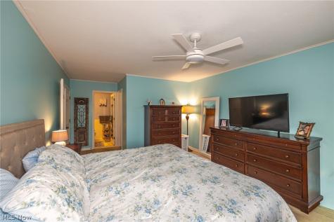 1139 Harwich Court Rocky River OH 44116