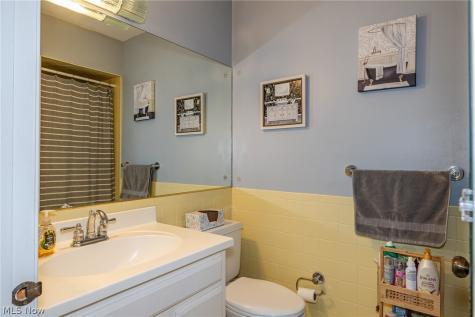 1139 Harwich Court Rocky River OH 44116