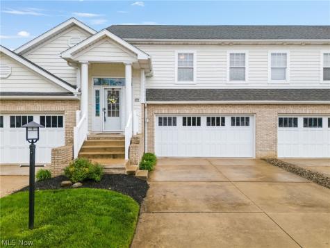 1340 Cascade Circle W Canton OH 44708
