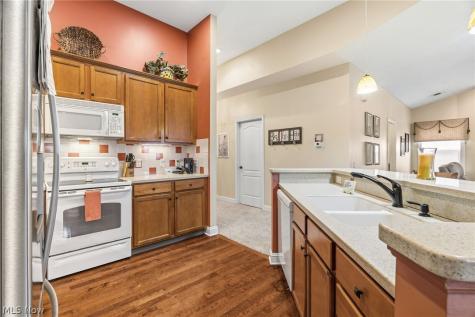 1340 Cascade Circle W Canton OH 44708