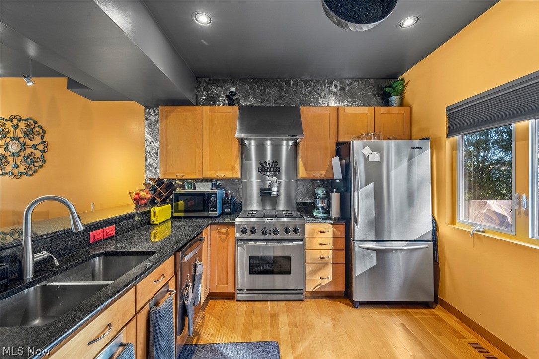 1215 W 67th Street Cleveland OH 44102