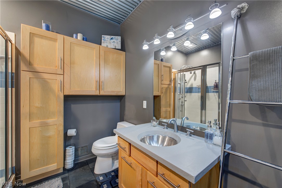1215 W 67th Street Cleveland OH 44102