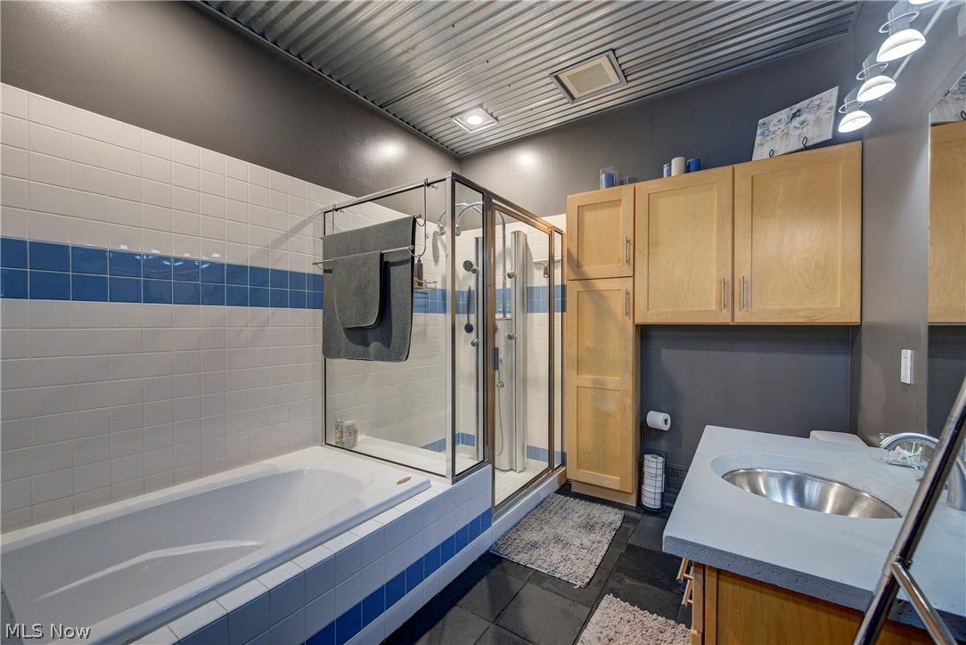 1215 W 67th Street Cleveland OH 44102