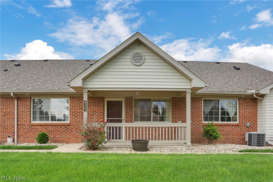 4305 E Strattford Circle E Zanesville OH 43701