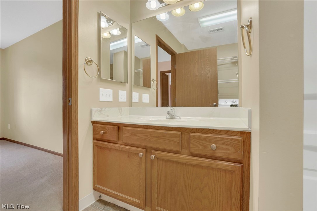 4305 E Strattford Circle E Zanesville OH 43701