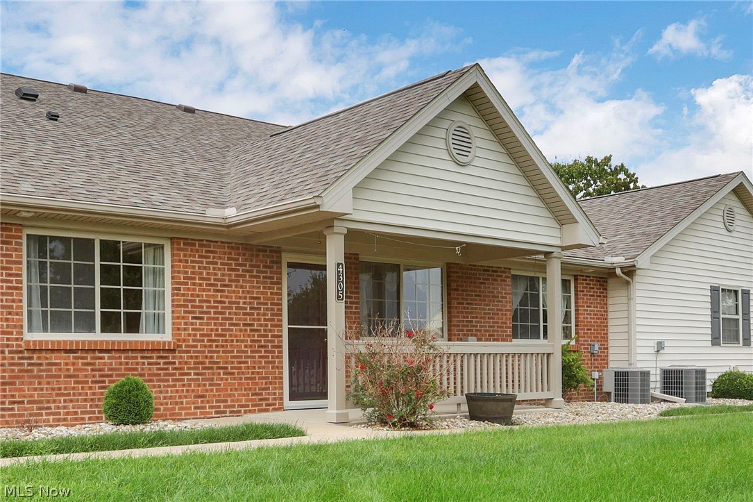 4305 E Strattford Circle E Zanesville OH 43701
