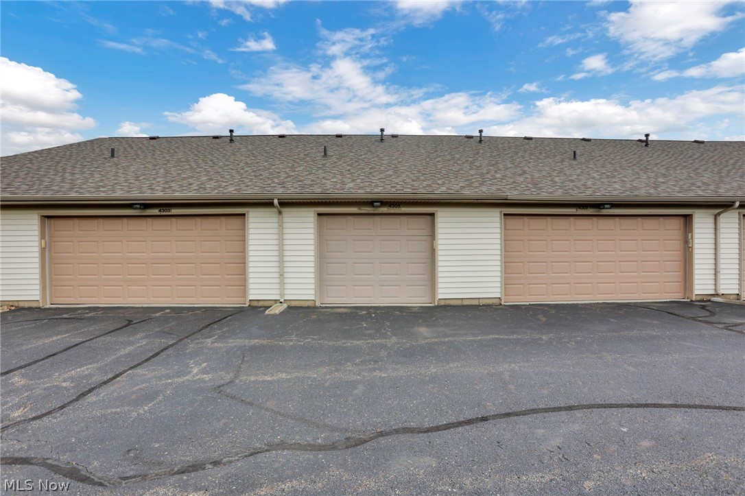 4305 E Strattford Circle E Zanesville OH 43701