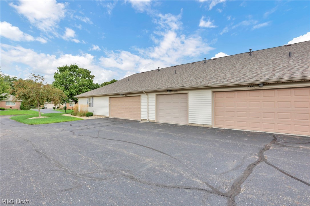 4305 E Strattford Circle E Zanesville OH 43701