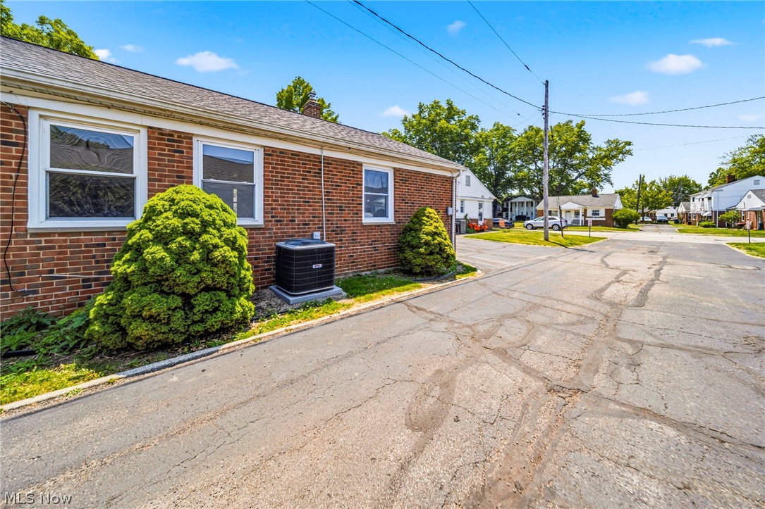 245 E 235th Street Euclid OH 44123