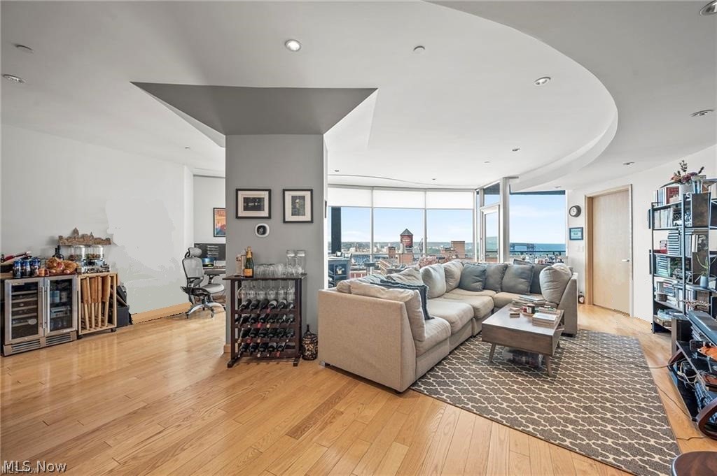 701 W Lakeside Avenue Cleveland OH 44113