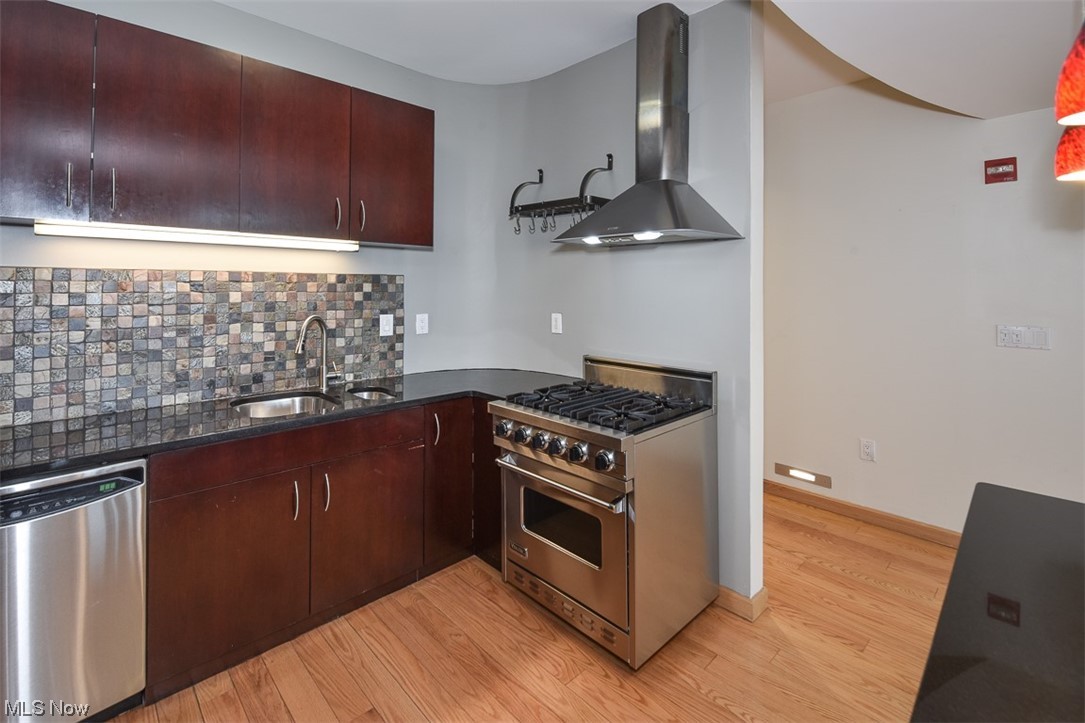 701 W Lakeside Avenue Cleveland OH 44113