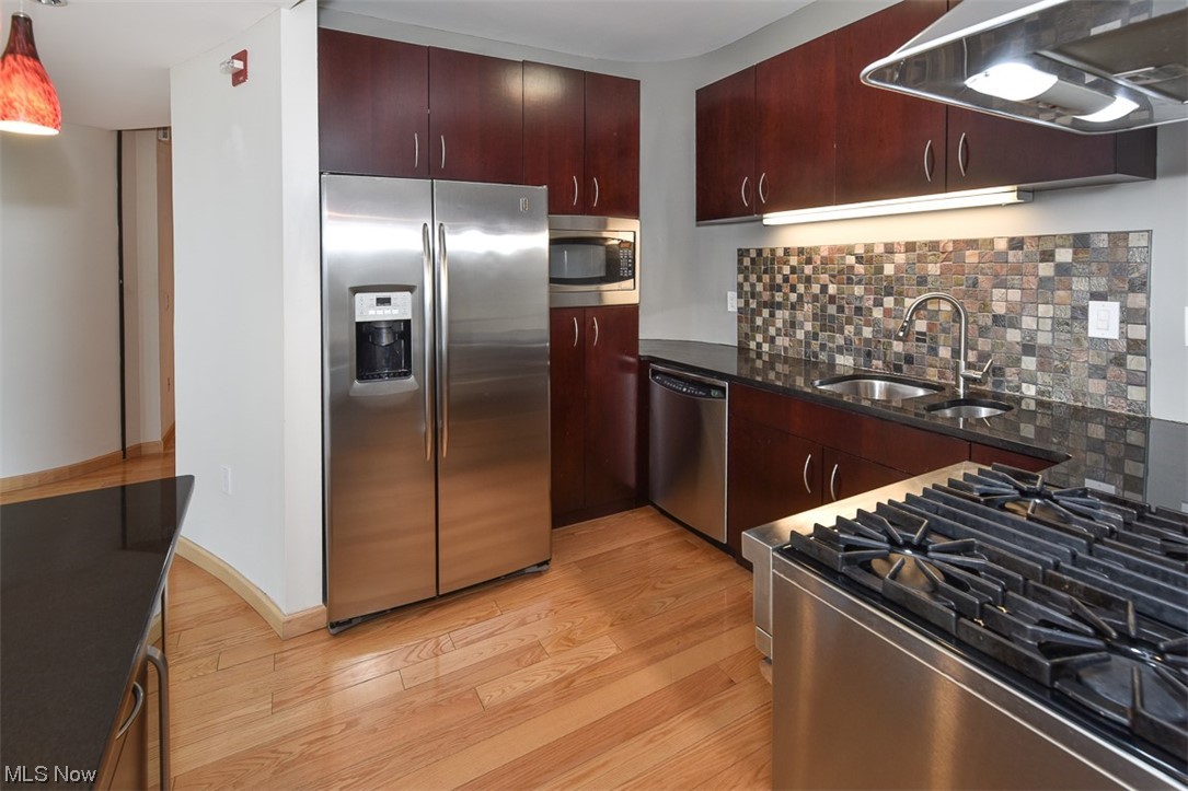 701 W Lakeside Avenue Cleveland OH 44113