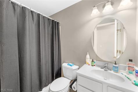 2885 Pease Drive Rocky River OH 44116